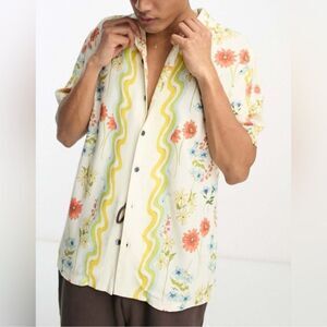 PacSun Cruise Floral Resort Camp Button Down Shirt. Size Small.